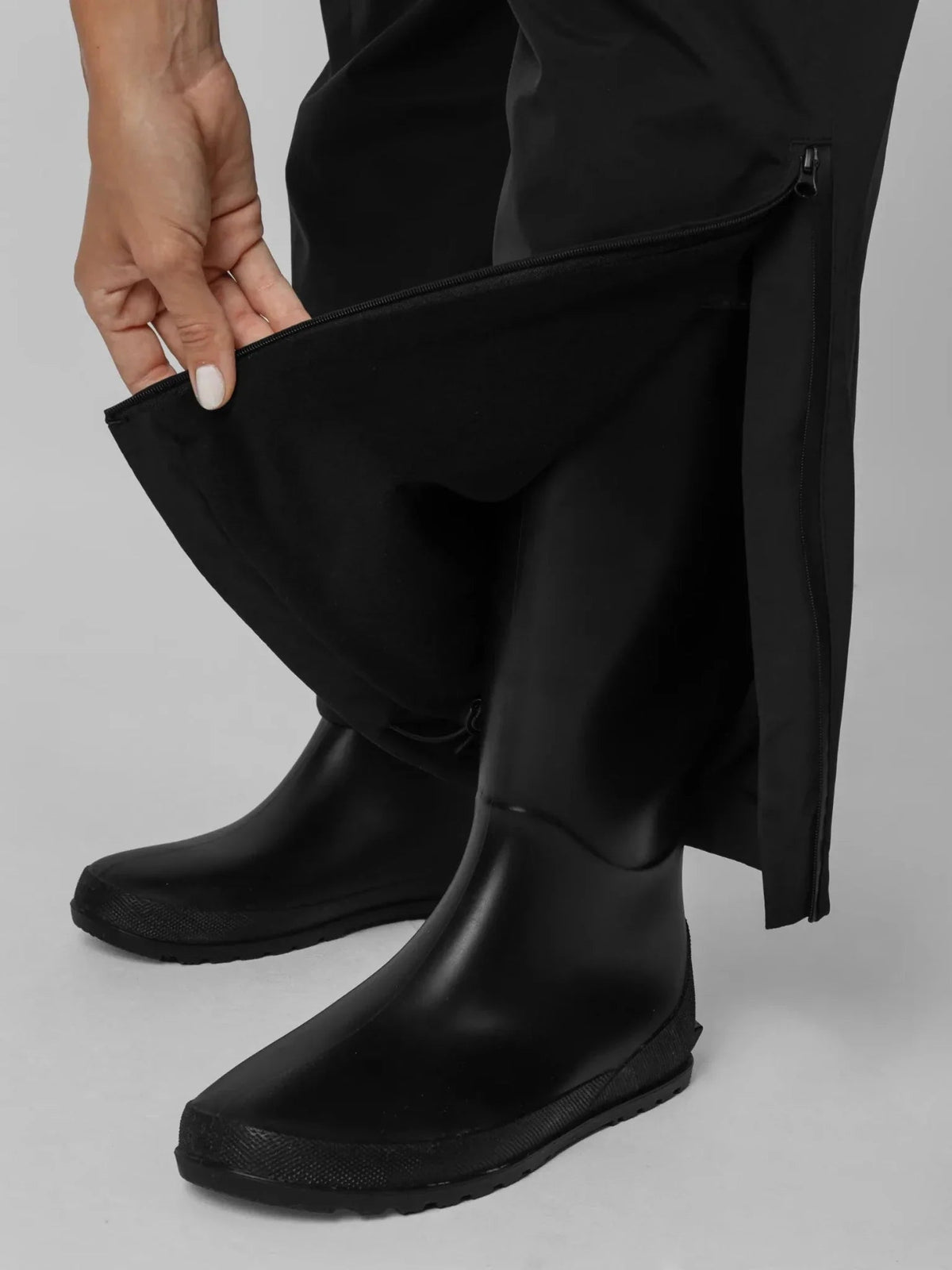 WP02F-26-Black-S