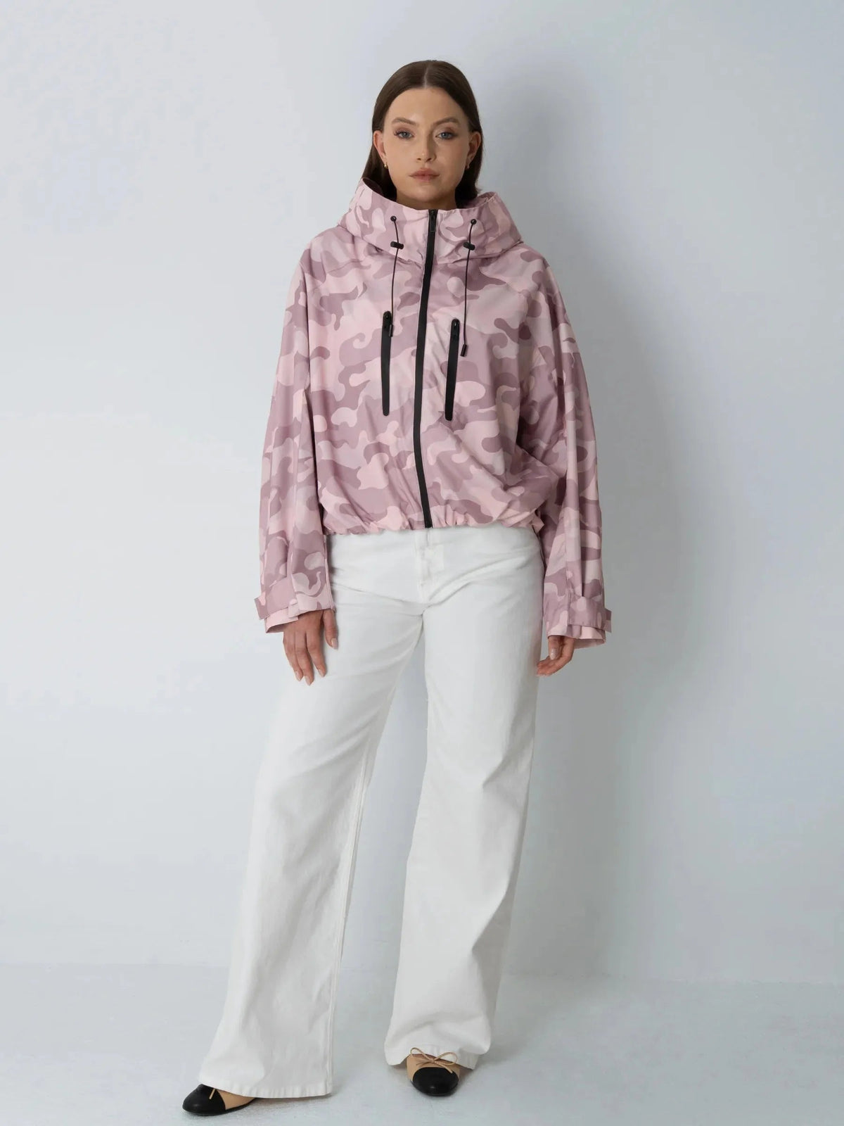 A Women's Packable Rain Jacket: What to Check Before a Trip - PUFFIT