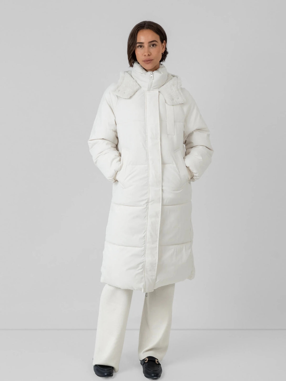 A08-F-2025-Arctic White-S